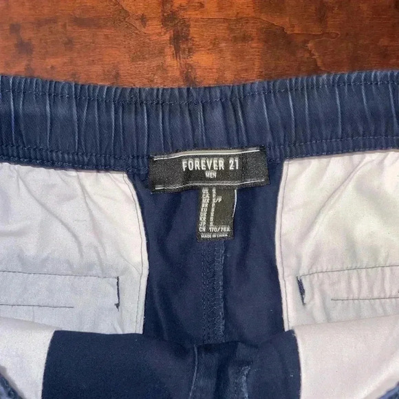 Forever 21 Men Drawstring Chino Shorts - Picture 2 of 3